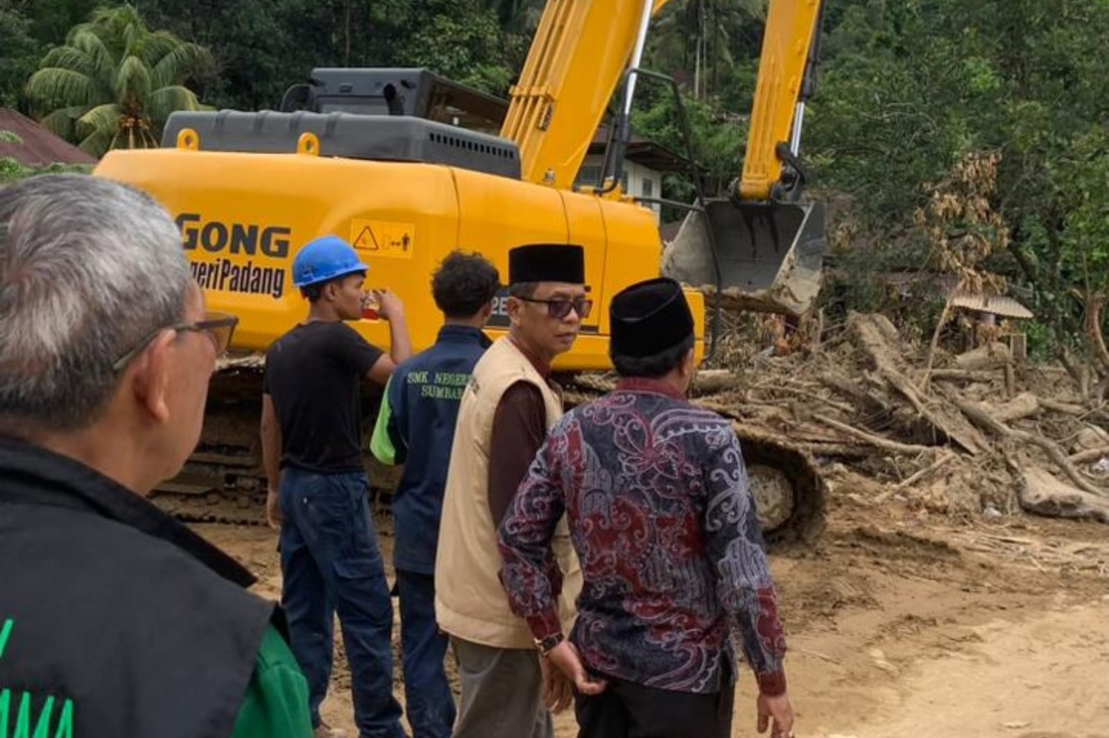 MUI Desak Menteri LH Tak Ragu Cabut Ijin Usaha Penyebab Bencana Sumatera