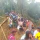 Warga Aek Bottar Tempuh Jalur Bukit dan Sungai Demi Mencapai Lokasi Pengungsian