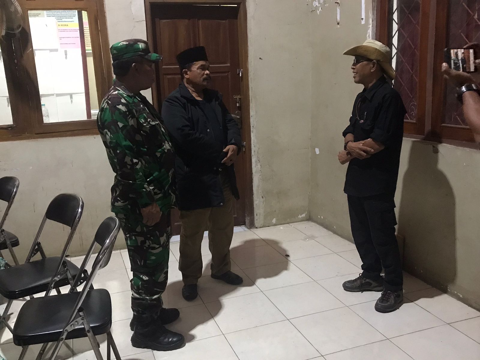 Camat Jatibarang Monitoring Malam H-1 Pilwu di Empat Desa, Pastikan Kondisi Aman dan Bebas Kecurangan