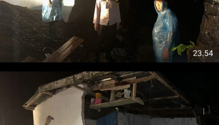 LONGSOR TERJANG BUKIT TUDUNG, SATGAS POLSEK TALANG UBI GERAK CEPAT LAKUKAN MONITORING DAN KOORDINASI PENANGANAN