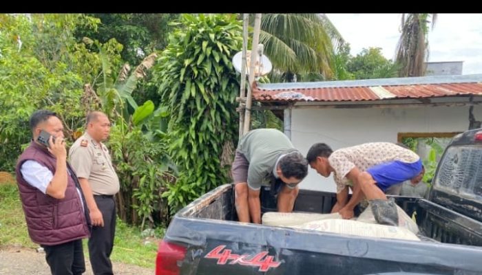 Polres PALI Salurkan Bantuan Material untuk Korban Longsor Bukit Tudung