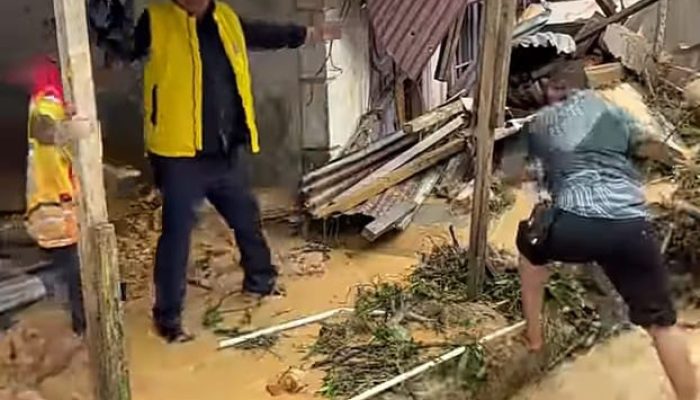 Wakil Ketua DPRD Sibolga Jamil Zep Tumori Ajak Warga Perambunan Gotong Royong Bersihkan Sisa Banjir
