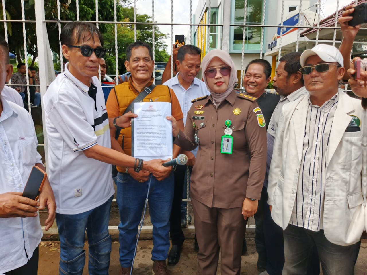 Koalisi Mata Publik Desak Kejati Sumsel Audit Total Dana Desa Kades Tanjung Lago Banyuasin Dan Penyalahgunaan Wewenang Terkait Dugaan Korupsi Lahan Plasma