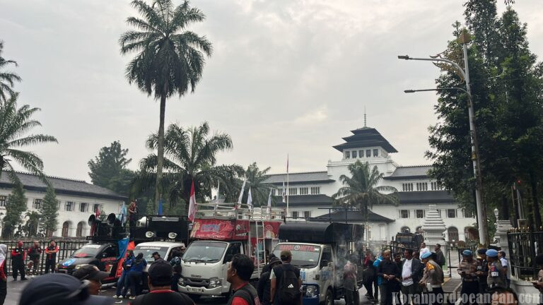 Penetapan SK UMK dan UMSK 2026 Dinilai Belum Jelas, Buruh Siap Kepung Gedung Sate Bandung