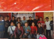 Ketua IJON Ikatan Jurnalis Ono Niha Jasman Mendrofa Salurkan Sembako untuk Wartawan Terdampak Banjir dan Longsor di Tapteng