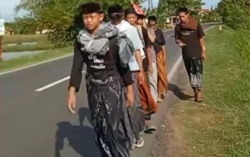 ‎Viral Video Rihlah Jalan Kaki Santri Daaru Da’wah Cabang Bungin Menuju Kediaman KDM