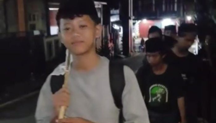 Tempuh Jalan Kaki 4 Hari Akhirnya Sampai kelembur Bapa Aing KDM di Subang