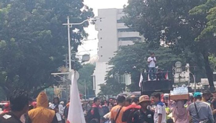 Aksi Buruh se-Jabar Diterima di Istana Jakarta Serahkan Data Sektoral ke Pusat jadi Titik Terang UMSK 2026