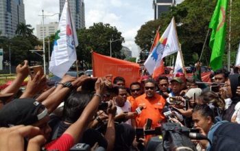 Buruh DKI Jakarta Protes UMP Rp 5,7 Juta Dinilai Tak Masuk Akal