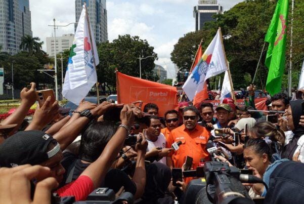 Buruh DKI Jakarta Protes UMP Rp 5,7 Juta Dinilai Tak Masuk Akal