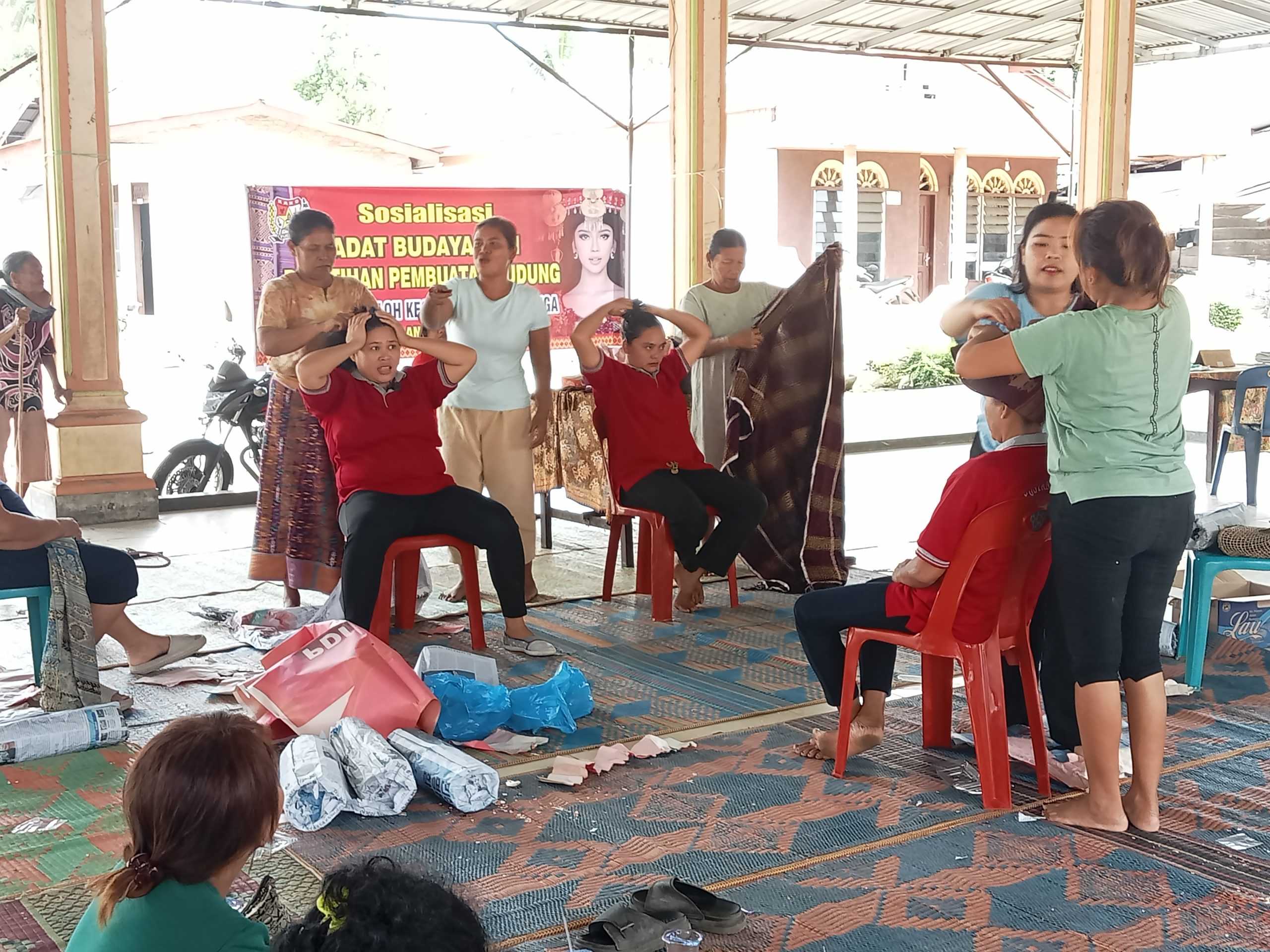 Pelatihan pembuatan Tudung desa Kuta galoh kecamatan Tiga Binanga