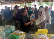 Rahmansyah Sibarani Turun Langsung Salurkan Bantuan Pangan ke Warga Terdampak Bencana di Barus dan Aek Dakka