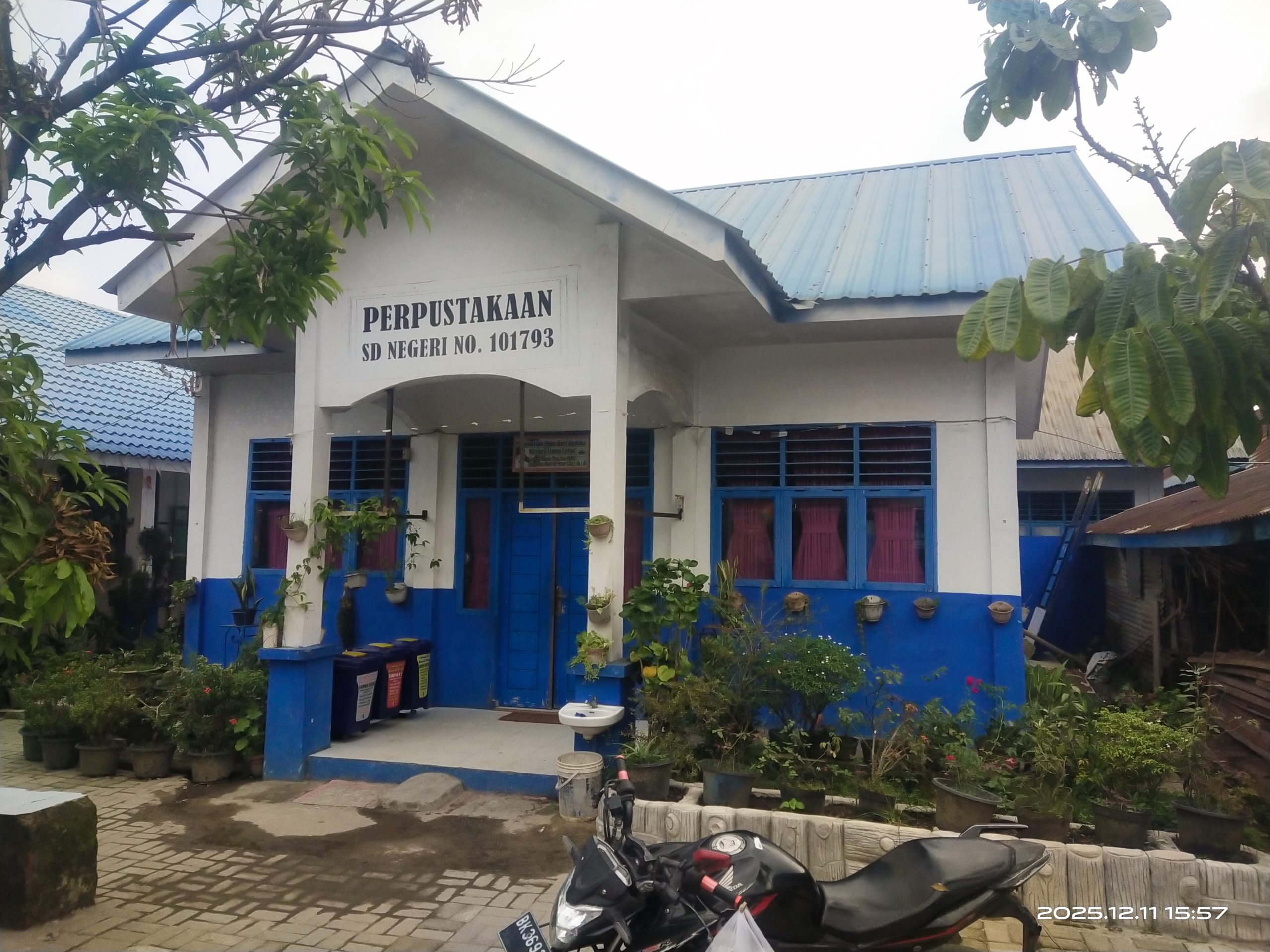 Melalui Dana BOS SDN 101793 Implementasikan Harapan Siswa/i Menuju Generasi Yang Cerdas Melalui Dana BOS SDN 101793 Implementasikan Harapan Siswa/i Menuju Generasi Yang Cerdas