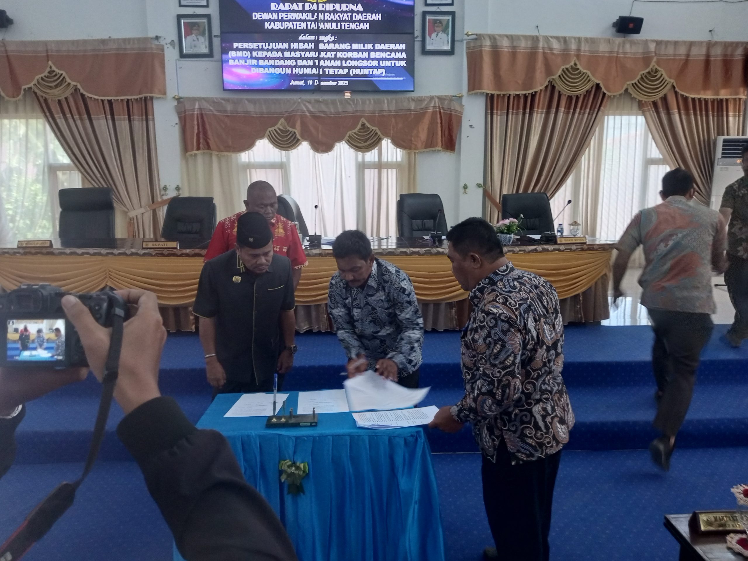 Korban Banjir dan Longsor Menunggu Kepastian, Ketua DPRD Tapteng Bergerak Saat Bupati Tak Terlihat