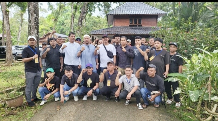 Ketua GRIB Jaya PAC Medan Tuntungan dan Anggota DPRD Medan Hadiri Pemakaman Almarhum Alexander Ketaren
