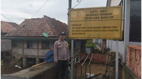 Banjir Mulai Genangi Pekarangan Warga, Polsek Tanah Abang Intensif Monitoring Debit Air Sungai Lematang