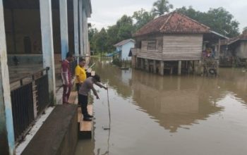 Polsek Tanah Abang Pantau Debit Sungai Lematang, Banjir di Desa Curup Mulai Surut