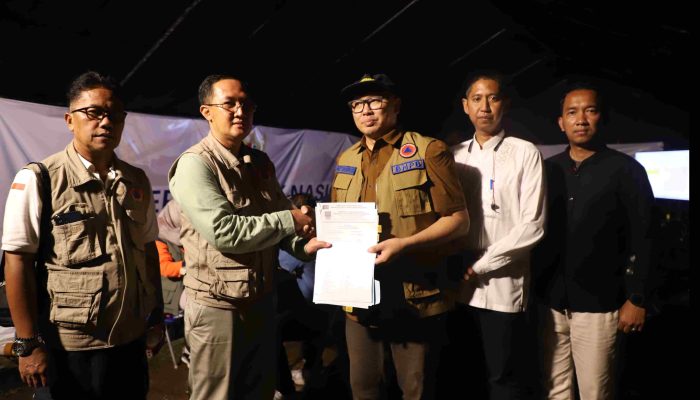 8 Truk Logistik Bantuan Pemerintah Kabupaten Bekasi Diberangkatkan untuk Korban Bencana Sumatera