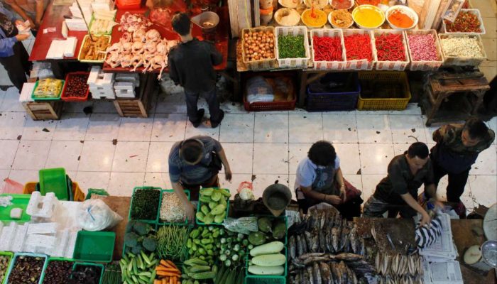 Harga Bahan Pokok Awal Desember 2025 di Pasar Baru Cikarang Naik Tinggi