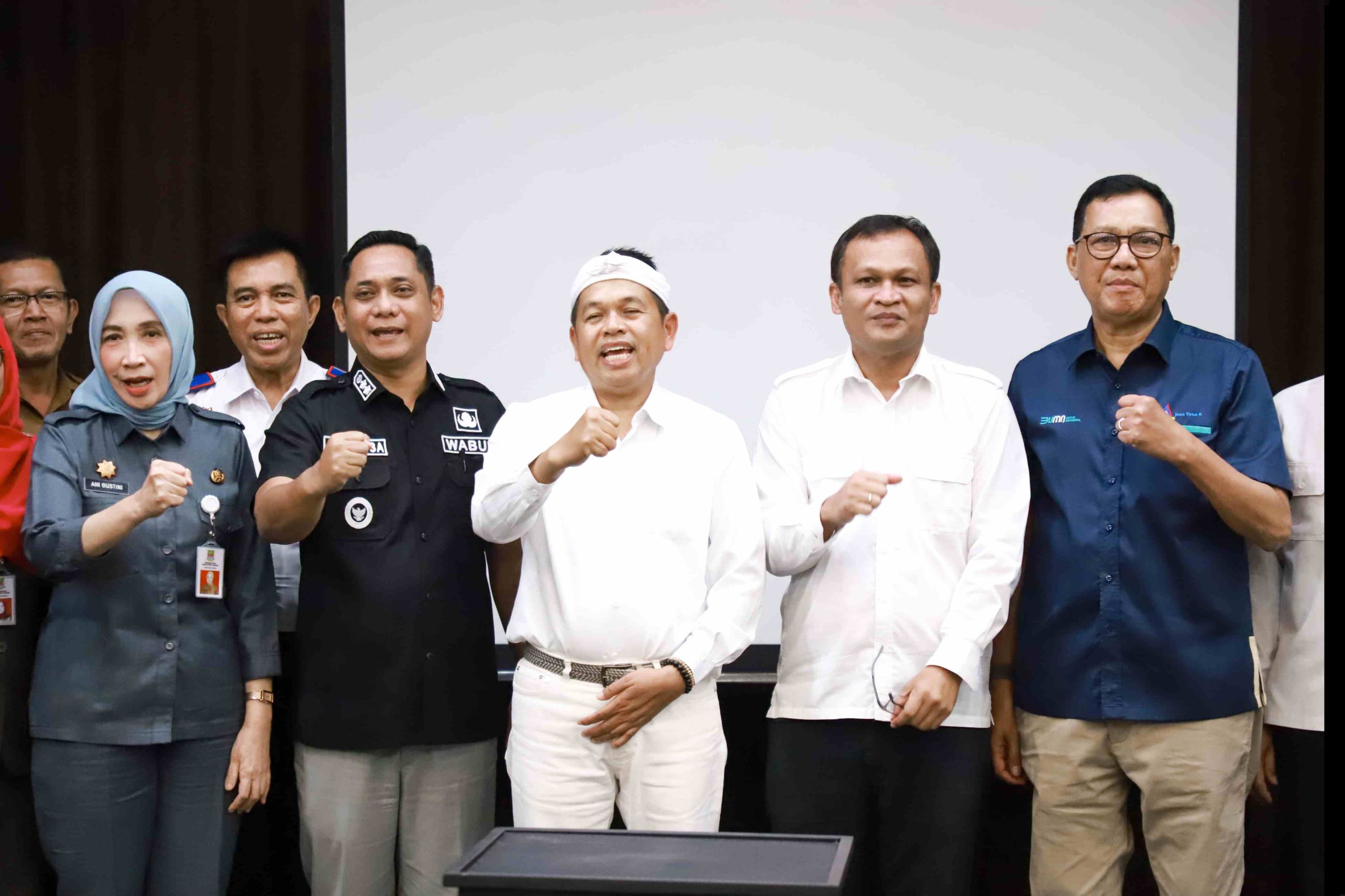 Plt Bupati Bekasi Ikuti Rapat Terbatas Bersama Gubernur Jabar Bahas Evaluasi Program Prioritas