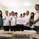 Pemkab Toba Serahkan Bantuan 50 Juta Bantuan Sosial Korban Bencana Alam Tapteng