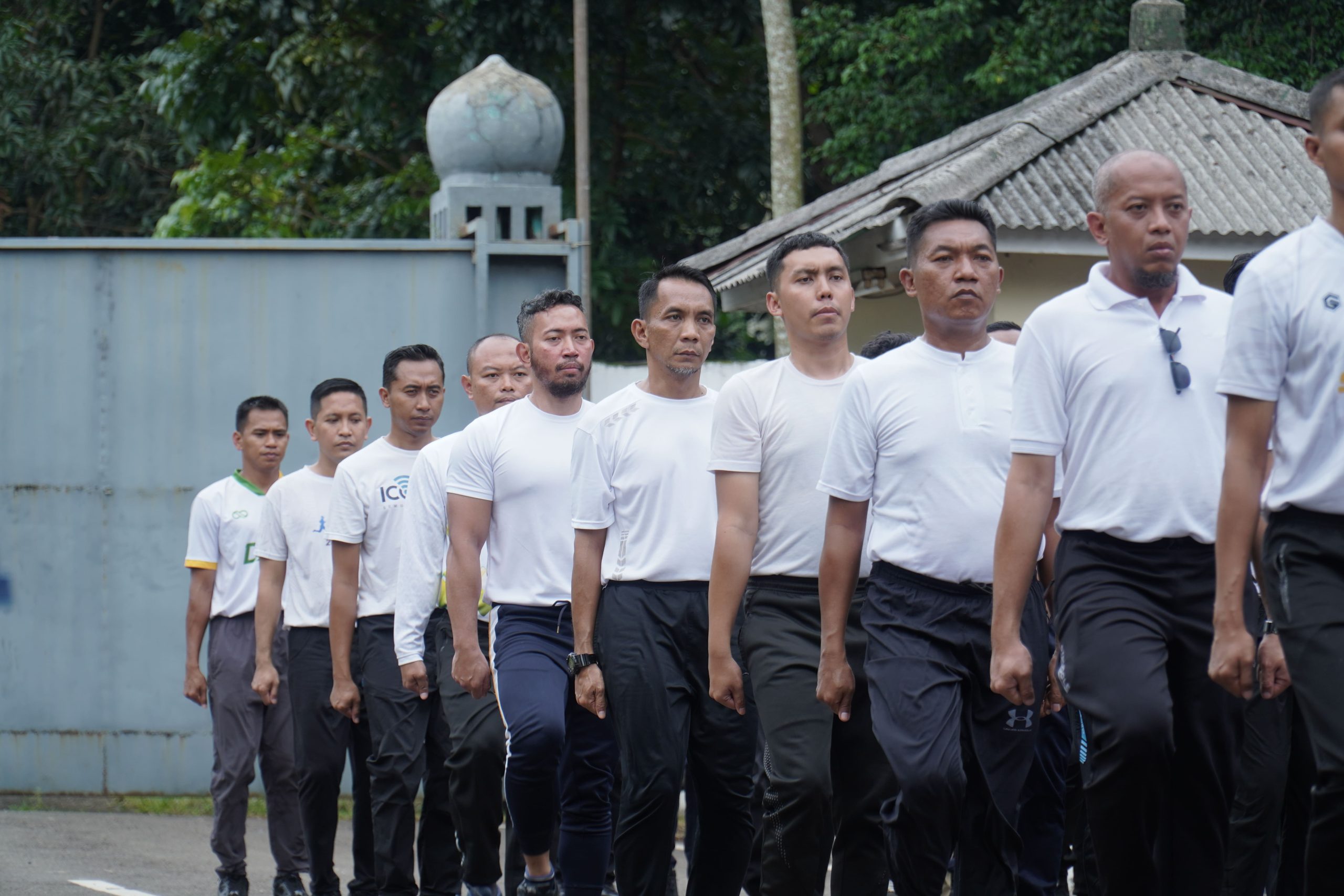 Pembekalan Petugas PPIH Dilatih Semi-Militer, Wamenhaj Tekankan Kerja Tim dan Transparansi Layanan Haji