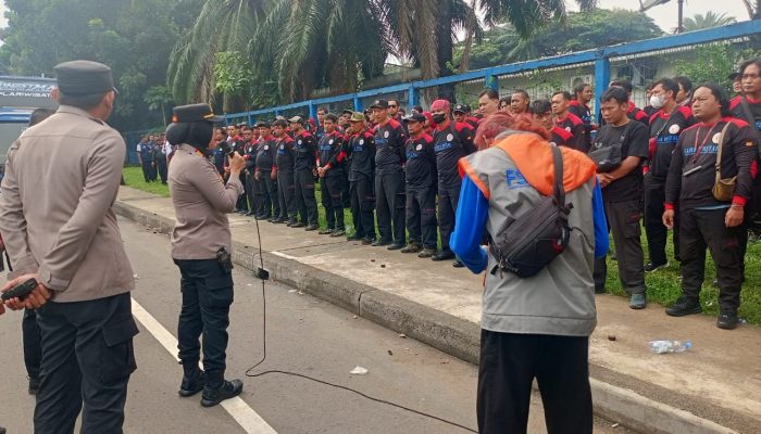 Ribuan Buruh Bekasi Hadiri Deklarasi Perjuangan Buruh di Kelapa Gading Jakarta