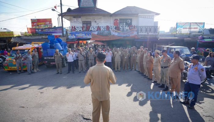 Bupati Karo Turunkan Tim Gabungan Melaksanakan Penertiban dan Penataan Pedagang Pusat Pasar Berastagi