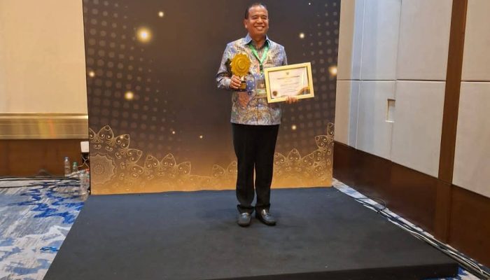 Wujudkan Jaminan Kesehatan, Bupati Karo Terima Penghargaan UHC Award 2026 di Jakarta