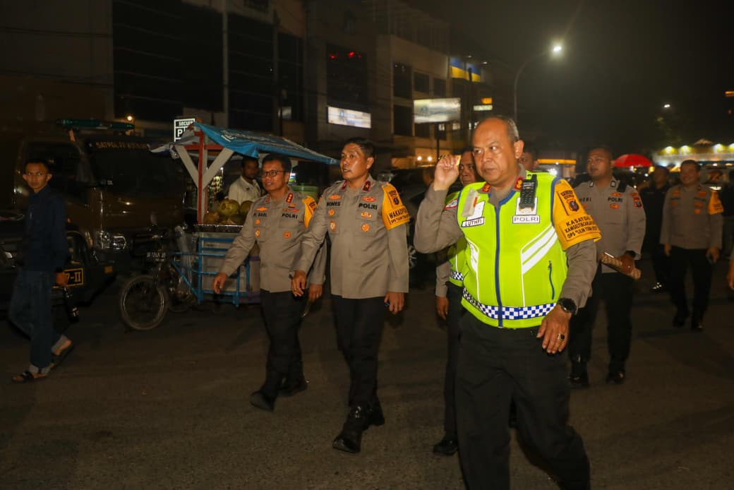 Polda Sumut Sukses Amankan Malam Pergantian Tahun 2026, Situasi Kondusif dan Penuh Empati Polda Sumut Sukses Amankan Malam Pergantian Tahun 2026, Situasi Kondusif dan Penuh Empati
