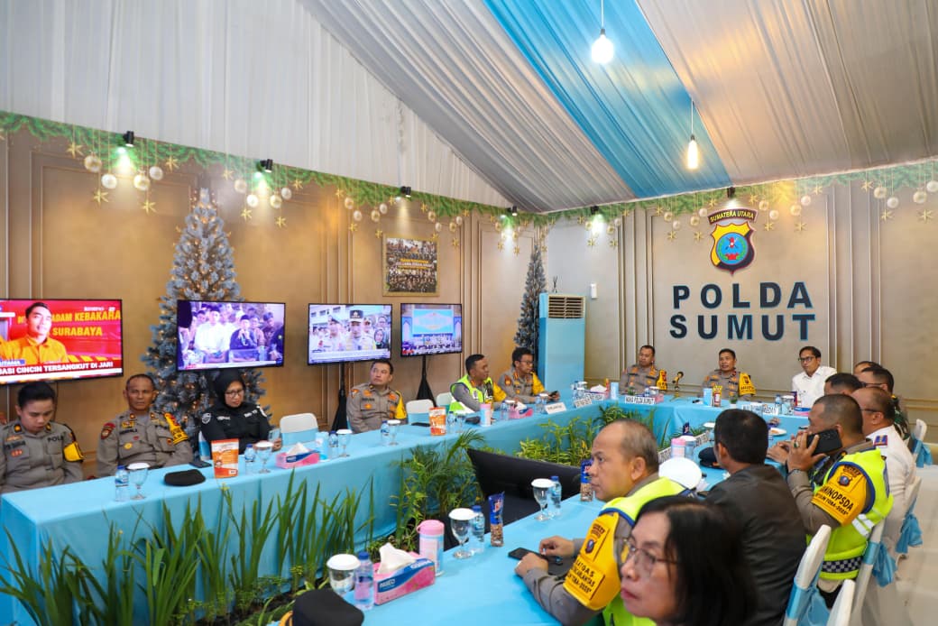 Polda Sumut Sukses Amankan Malam Pergantian Tahun 2026, Situasi Kondusif dan Penuh Empati Polda Sumut Sukses Amankan Malam Pergantian Tahun 2026, Situasi Kondusif dan Penuh Empati