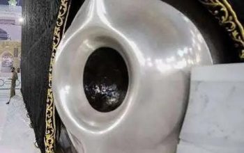 Fenomena Dokumentasi Foto Cium Replika Hajar Aswad di Tanah Suci Bertentangan dengan Nilai Etika dan Kejujuran