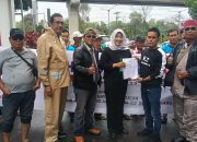 Aksi Damai di Kejati Sumsel, Lembaga PST Minta Kabid AMPL Dinas PUPR Muara Enim Diperiksa