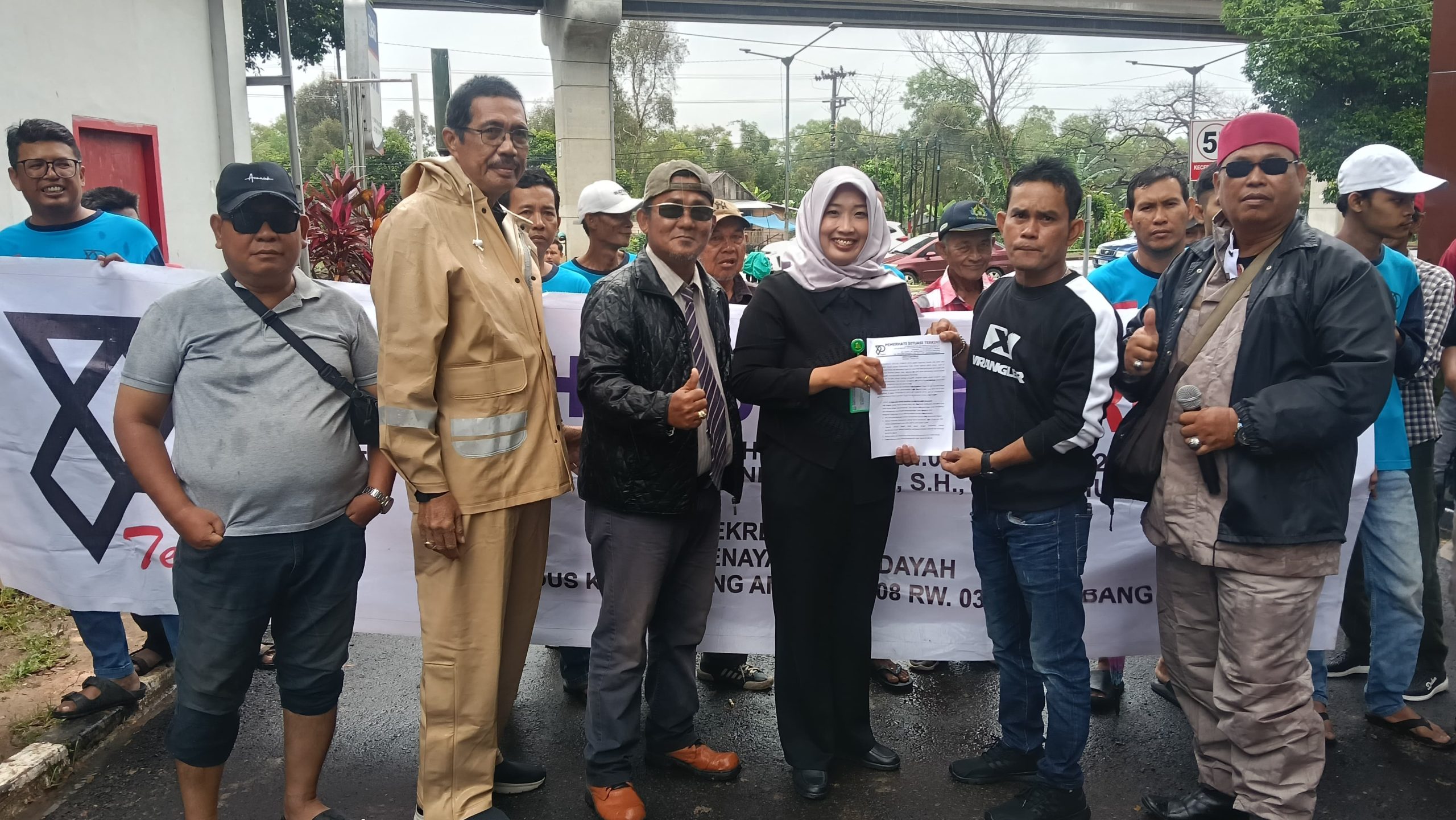 Aksi Damai di Kejati Sumsel, Lembaga PST Minta Kabid AMPL Dinas PUPR Muara Enim Diperiksa