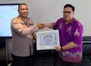 Sinergi Perlindungan Anak, Komnas PA Bandar Lampung Beri Piagam ke Kombes Pol Erwin Irawan