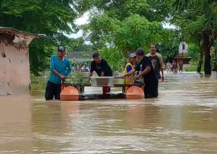 16 Kecamatan di Laporkan Terdampak Banjir, BPBD Kabupaten Bekasi Buka Layanan Call Center melalui WhatsApp 