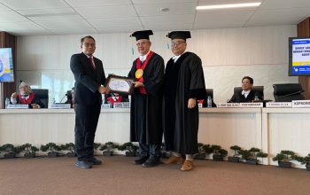 Kapus PSDM Aparatur Kemenhub Meraih Gelar Doktor Hukum dari Universitas Airlangga