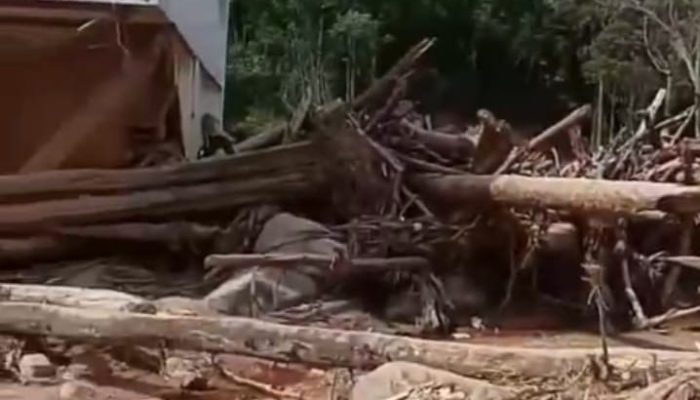 Bupati Jangan Terbuai Laporan ABS: Warga Hutanabolon Hidup di Reruntuhan, Realita Lapangan Dibungkam Seremonial Bupati Jangan Terbuai Laporan ABS: Warga Hutanabolon Hidup di Reruntuhan, Realita Lapangan Dibungkam Seremonial