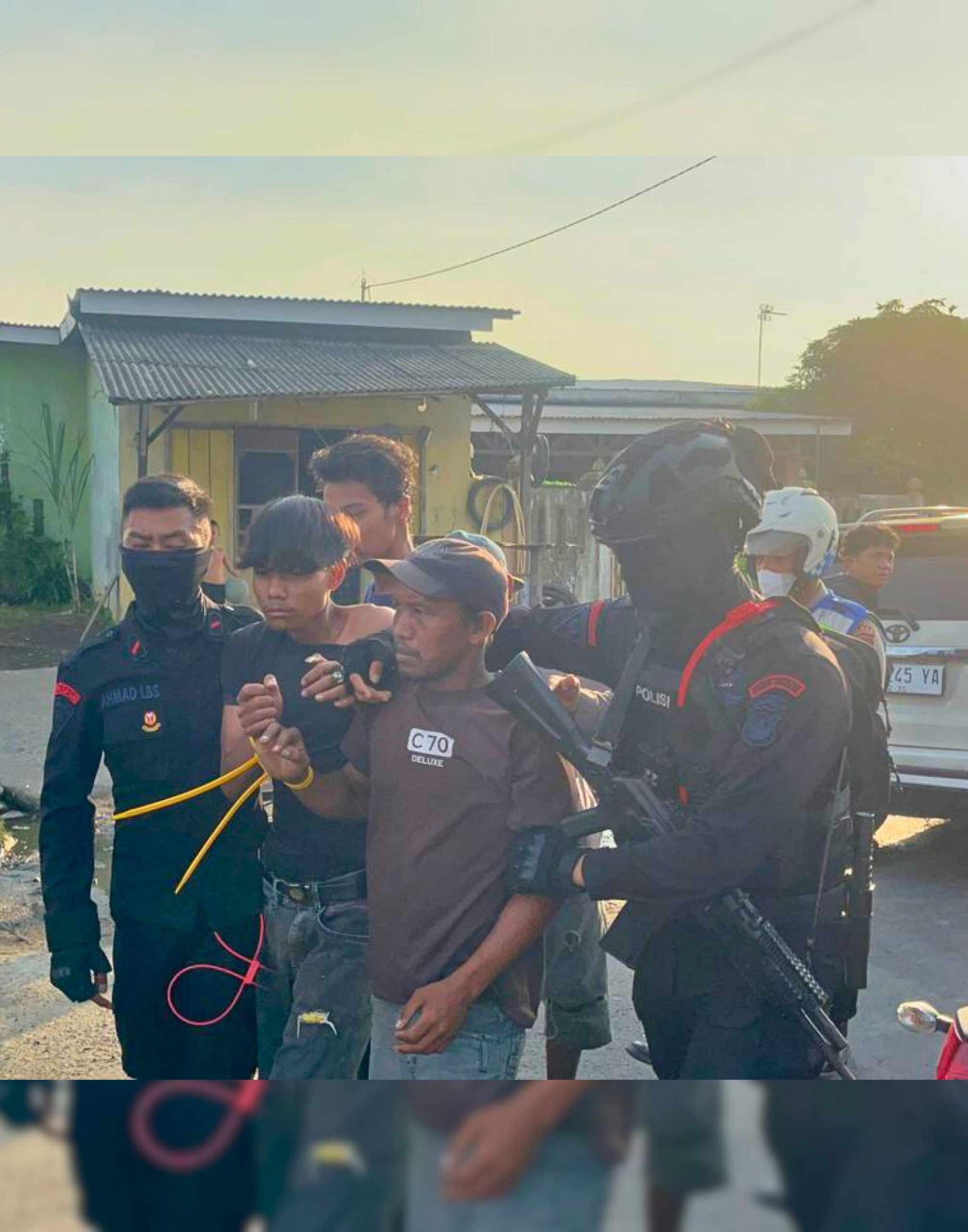 Yang Dianggap Biasa di Belawan, Kini Ditindak: Satuan Brimob Polda Sumut dan Polres Belawan Amankan 17 Pelaku Pungli dan Narkoba Yang Dianggap Biasa di Belawan, Kini Ditindak: Satuan Brimob Polda Sumut dan Polres Belawan Amankan 17 Pelaku Pungli dan Narkoba