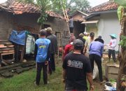 Rumah Warga Blok Bojong Plumbon Ambruk Diterjang Angin dan Hujan Semalaman