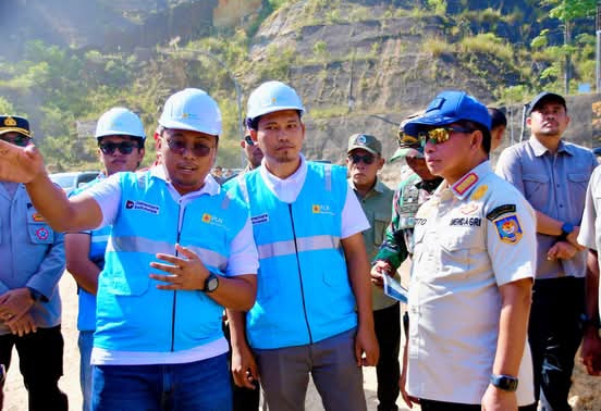 Pastikan Pasokan Listrik Pascabencana Mendagri Tinjau PLTA Sipansihaporas