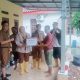 Bantuan Sembako Dinas Bina Marga Kabupaten Bekasi untuk Warga Terdampak Banjir Kampung Wangkal Sukakarya