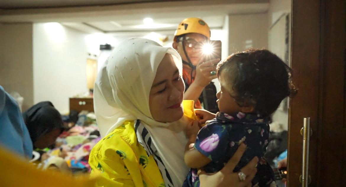 "Wujud Tanggung Jawab Moral, Golkar Jabar Salurkan Bantuan Logistik bagi Korban Longsor Cisarua KBB"