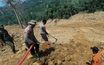 Sinergi SAR untuk Kemanusiaan, Tim Gabungan Cari Korban Bencana di Tapanuli Tengah