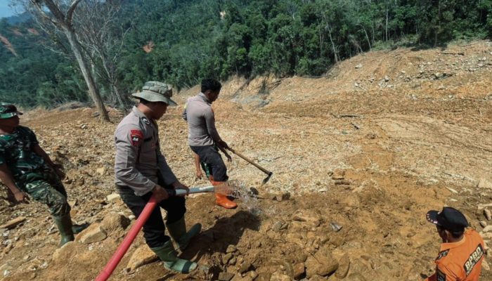 Sinergi SAR untuk Kemanusiaan, Tim Gabungan Cari Korban Bencana di Tapanuli Tengah