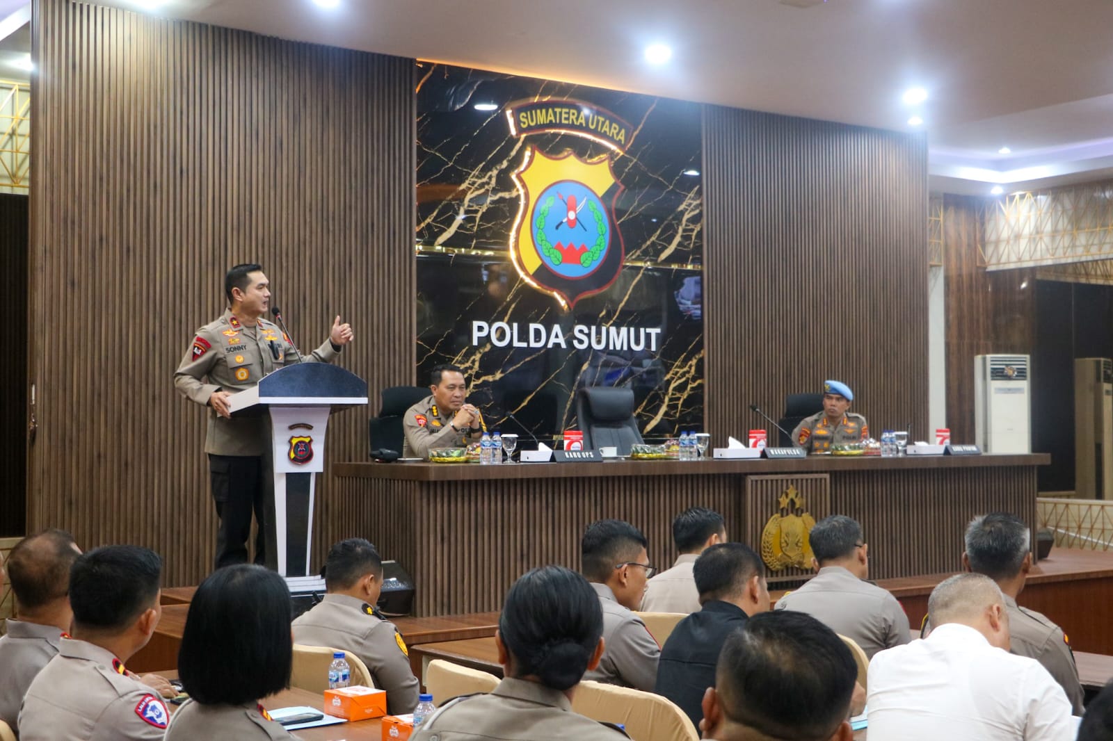 Polda Sumut Gelar Lat Pra Ops Keselamatan Toba 2026, Tekankan Profesionalisme dan Kepatuhan SOP Polda Sumut Gelar Lat Pra Ops Keselamatan Toba 2026, Tekankan Profesionalisme dan Kepatuhan SOP
