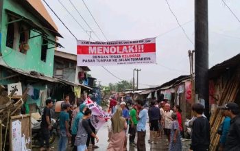 Warga Desa Cikarang Kota Tolak Relokasi Sementara Pasar Tumpah Tradisional di Jalan Tumaritis