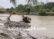Excavator Ketiga Bantuan Bakhtiar Ahmad Sibarani Dikerahkan ke Kecamatan Barus