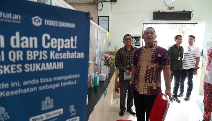 Plt. Bupati Bekasi Pastikan Pelayanan Publik Berjalan Baik di Hari Pertama Kerja