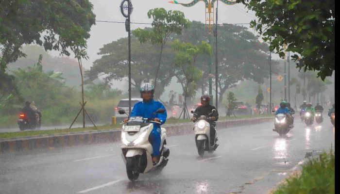 Intensitas Curah Hujan Tinggi, Warga Kabupaten Bekasi Dihimbau Tingkatkan kewaspadaan